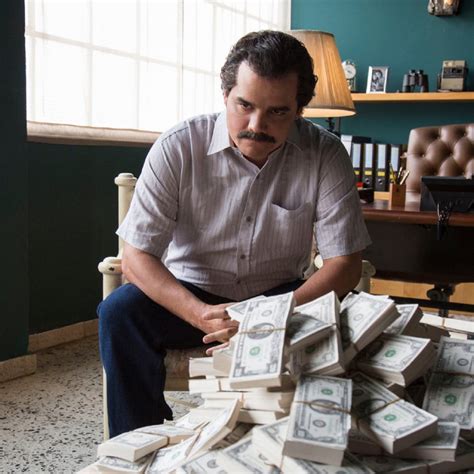 watch narcos online putlocker